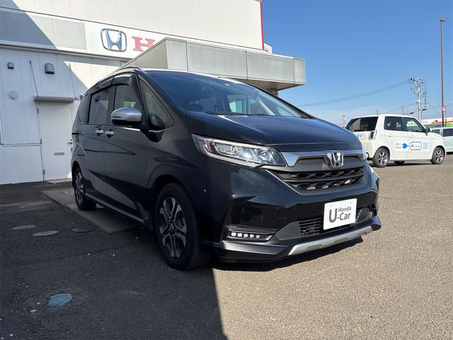 フリード＋ハイブリッド ハイブリッド・クロスター　ホンダセンシング　レーダークルーズ　レーンキープ　純正９インチナビＴＶＢカメラ　Ｂｌｕｔｏｏｔｈ　前後ドラレコ　ルーフレール　シートヒーター　ＬＥＤオートライト　ＥＴＣ　ＵＳＢ　両側ＰＷスライド（12枚目）