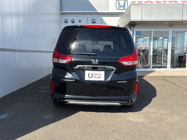 フリード＋ハイブリッド ハイブリッド・クロスター　ホンダセンシング　レーダークルーズ　レーンキープ　純正９インチナビＴＶＢカメラ　Ｂｌｕｔｏｏｔｈ　前後ドラレコ　ルーフレール　シートヒーター　ＬＥＤオートライト　ＥＴＣ　ＵＳＢ　両側ＰＷスライド（18枚目）