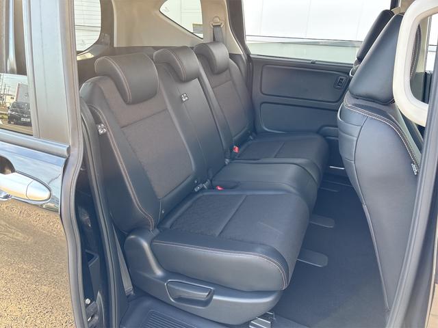 フリード＋ハイブリッド ハイブリッド・クロスター　ホンダセンシング　レーダークルーズ　レーンキープ　純正９インチナビＴＶＢカメラ　Ｂｌｕｔｏｏｔｈ　前後ドラレコ　ルーフレール　シートヒーター　ＬＥＤオートライト　ＥＴＣ　ＵＳＢ　両側ＰＷスライド（23枚目）