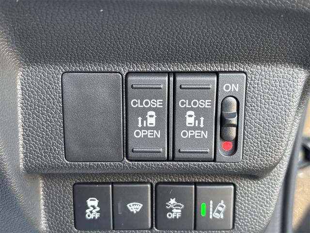 フリード＋ハイブリッド ハイブリッド・クロスター　ホンダセンシング　レーダークルーズ　レーンキープ　純正９インチナビＴＶＢカメラ　Ｂｌｕｔｏｏｔｈ　前後ドラレコ　ルーフレール　シートヒーター　ＬＥＤオートライト　ＥＴＣ　ＵＳＢ　両側ＰＷスライド（38枚目）