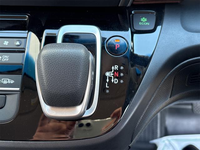 フリード＋ハイブリッド ハイブリッド・クロスター　ホンダセンシング　レーダークルーズ　レーンキープ　純正９インチナビＴＶＢカメラ　Ｂｌｕｔｏｏｔｈ　前後ドラレコ　ルーフレール　シートヒーター　ＬＥＤオートライト　ＥＴＣ　ＵＳＢ　両側ＰＷスライド（48枚目）