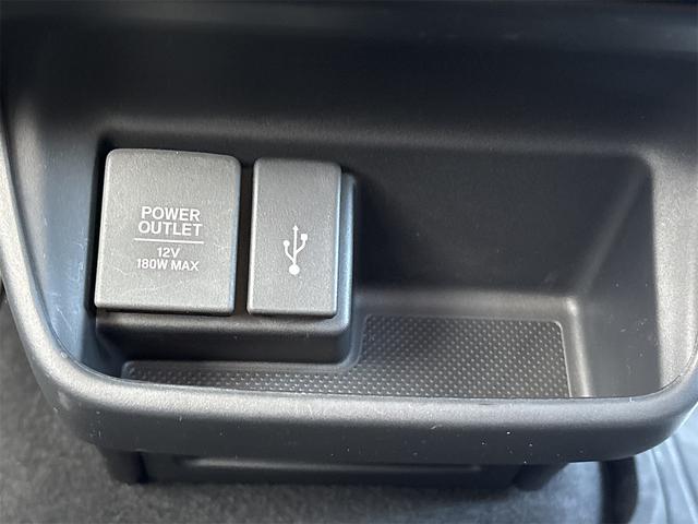 フリード＋ハイブリッド ハイブリッド・クロスター　ホンダセンシング　レーダークルーズ　レーンキープ　純正９インチナビＴＶＢカメラ　Ｂｌｕｔｏｏｔｈ　前後ドラレコ　ルーフレール　シートヒーター　ＬＥＤオートライト　ＥＴＣ　ＵＳＢ　両側ＰＷスライド（52枚目）