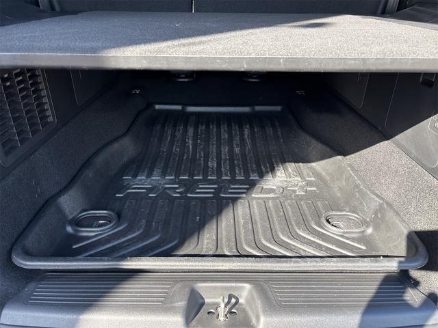 フリード＋ハイブリッド ハイブリッド・クロスター　ホンダセンシング　レーダークルーズ　レーンキープ　純正９インチナビＴＶＢカメラ　Ｂｌｕｔｏｏｔｈ　前後ドラレコ　ルーフレール　シートヒーター　ＬＥＤオートライト　ＥＴＣ　ＵＳＢ　両側ＰＷスライド（60枚目）