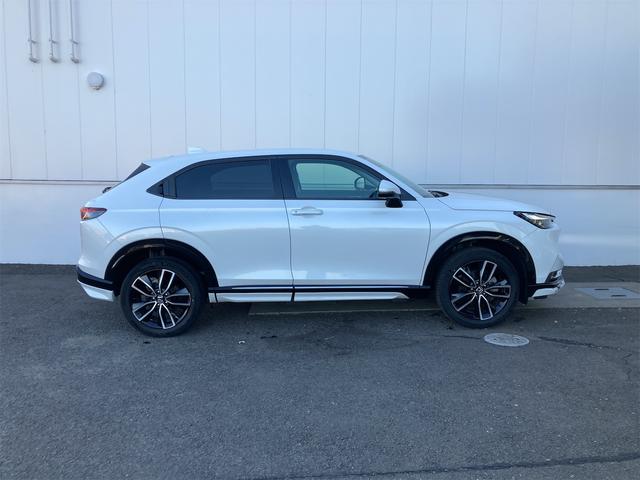 ヴェゼル ｅ：ＨＥＶ　Ｚ　４ＷＤ　ＯＰフロントグリル　ＯＰフロント・リア・サイドロアースカート　禁煙１オーナー　８インチ純正ナビＴＶＢカメラ　Ｂｌｕｔｏｏｔｈ　シートヒーター　ＢＳＩ　ホンダセンシング　レーダークルー　ＵＳＢ（16枚目）