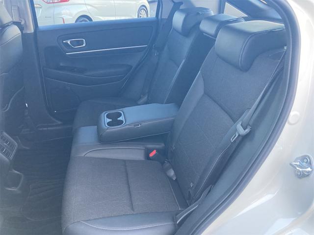 ヴェゼル ｅ：ＨＥＶ　Ｚ　４ＷＤ　ＯＰフロントグリル　ＯＰフロント・リア・サイドロアースカート　禁煙１オーナー　８インチ純正ナビＴＶＢカメラ　Ｂｌｕｔｏｏｔｈ　シートヒーター　ＢＳＩ　ホンダセンシング　レーダークルー　ＵＳＢ（52枚目）