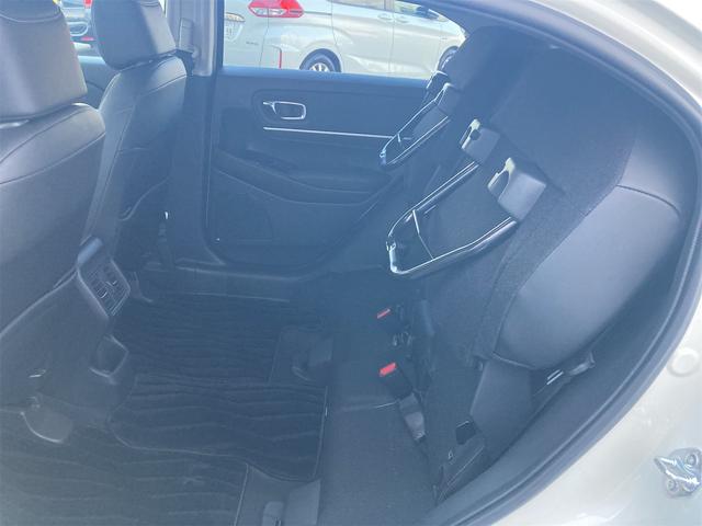 ヴェゼル ｅ：ＨＥＶ　Ｚ　４ＷＤ　ＯＰフロントグリル　ＯＰフロント・リア・サイドロアースカート　禁煙１オーナー　８インチ純正ナビＴＶＢカメラ　Ｂｌｕｔｏｏｔｈ　シートヒーター　ＢＳＩ　ホンダセンシング　レーダークルー　ＵＳＢ（53枚目）