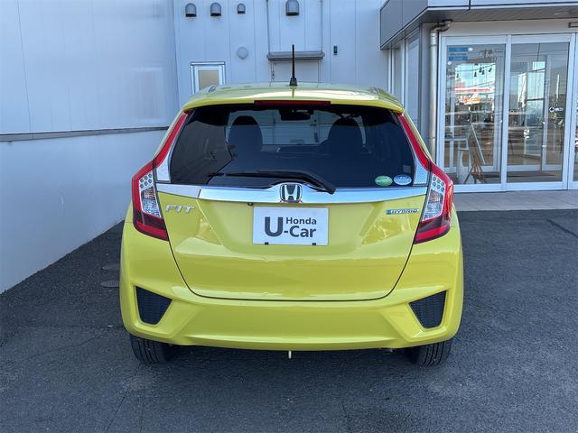 フィットハイブリッド Ｌパッケージ　衝突軽減装置　ナビＴＶＢカメラ　Ｂｌｕｔｏｏｔｈ　ＬＥＤオートライト　　ドラレコ　ＬＥＤオートライト　スマートキー２個　ＥＴＣ　ＵＳＢ　ハーフレザーシート　クルーズコントロール　サイドエアバック（18枚目）