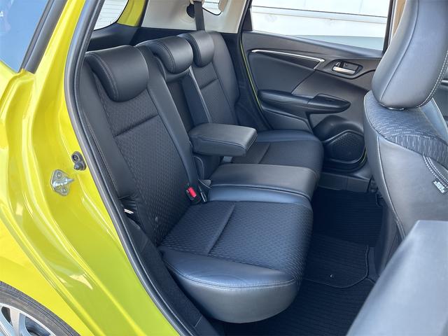 フィットハイブリッド Ｌパッケージ　衝突軽減装置　ナビＴＶＢカメラ　Ｂｌｕｔｏｏｔｈ　ＬＥＤオートライト　　ドラレコ　ＬＥＤオートライト　スマートキー２個　ＥＴＣ　ＵＳＢ　ハーフレザーシート　クルーズコントロール　サイドエアバック（23枚目）