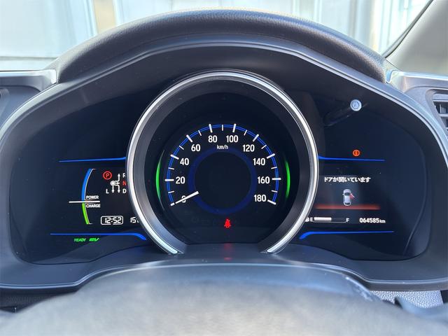 フィットハイブリッド Ｌパッケージ　衝突軽減装置　ナビＴＶＢカメラ　Ｂｌｕｔｏｏｔｈ　ＬＥＤオートライト　　ドラレコ　ＬＥＤオートライト　スマートキー２個　ＥＴＣ　ＵＳＢ　ハーフレザーシート　クルーズコントロール　サイドエアバック（32枚目）