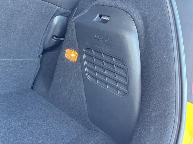 フィットハイブリッド Ｌパッケージ　衝突軽減装置　ナビＴＶＢカメラ　Ｂｌｕｔｏｏｔｈ　ＬＥＤオートライト　　ドラレコ　ＬＥＤオートライト　スマートキー２個　ＥＴＣ　ＵＳＢ　ハーフレザーシート　クルーズコントロール　サイドエアバック（56枚目）