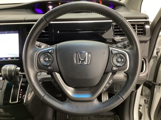 ステップワゴンスパーダ スパーダ・クールスピリットホンダセンシング いまコレ+新品・フロアカーペットマット付 光触媒抗菌消臭施工済 サイドエアバック スマートキ 左右電動スライドドア バックモニタ Wエアコン 地TV ナビ&TV 三列シート USB 助手席エアバッグ(16枚目)