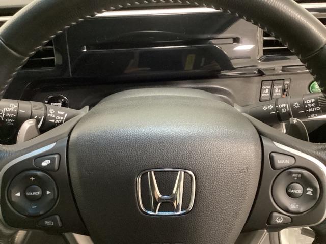 ステップワゴンスパーダ スパーダ・クールスピリットホンダセンシング いまコレ+新品・フロアカーペットマット付 光触媒抗菌消臭施工済 サイドエアバック スマートキ 左右電動スライドドア バックモニタ Wエアコン 地TV ナビ&TV 三列シート USB 助手席エアバッグ(17枚目)