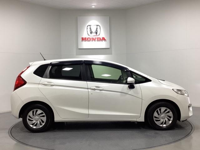 フィット 13G・Lパッケージ ワンオーナー いまコレ+新品マット付 CTBA(低速域衝突軽減ブレーキ/誤発進抑制機能)フロントカメラ サイドエアバッグ 純正ナビ Bluetooth バックカメラ LEDヘッドライト ETC(9枚目)