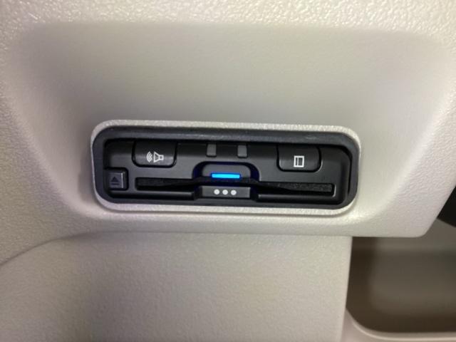 N-BOX ファッションスタイル 当社デモカー 中古スタッドレス ホンダセンシング 純正メモリーナビ、ドライブレコーダー前後 2、0ETC付 盗難防止装置 スマートキ USBポート LEDランプ バックモニター 1オーナー(19枚目)