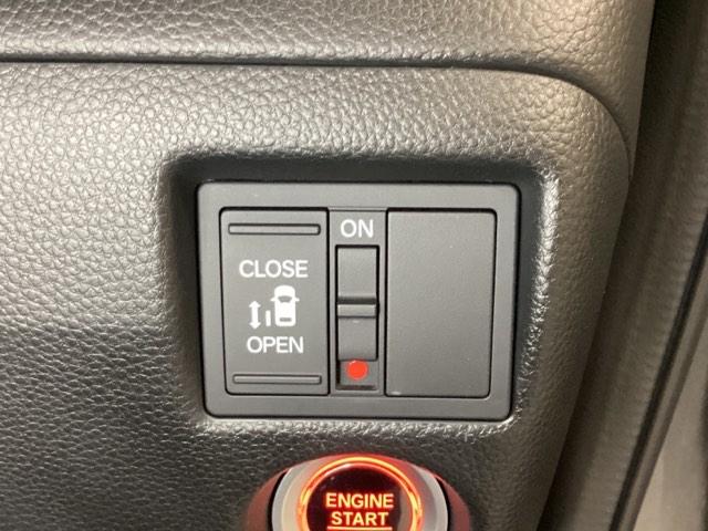 N-BOXカスタム G・Lホンダセンシング ワンオーナー いまコレ+新品マット付 ドラレコ(前) メモリーナビ フルセグ Bluetooth バックカメラ USBジャック 両側スライド左側電動ドア オートライト機能付LEDヘッドライト(18枚目)