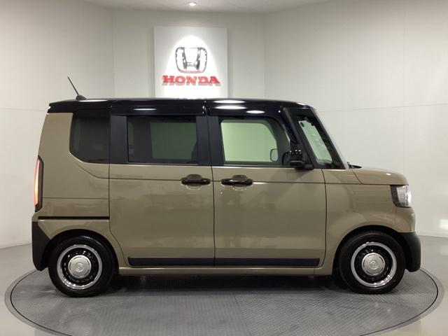 N-BOXジョイ ターボ 当社デモカー 中古スタッドレスタイヤ 前後ドライブレコーダー マルチビューカメラ シートヒーター 両側電動スライドドア サイドエアバッグ カーテンエアバッグ 障害物センサー 純正ナビ ETC2.0(6枚目)