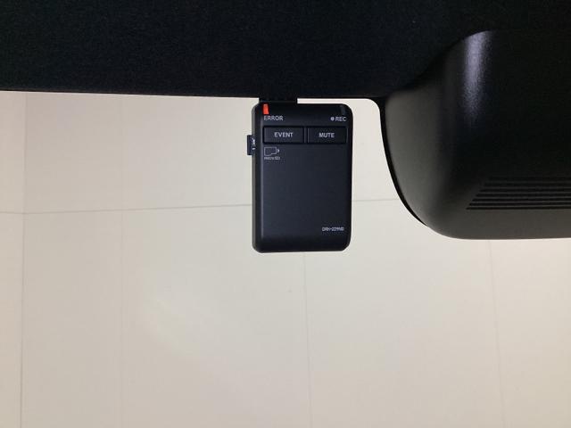 N-BOXジョイ ターボ 当社デモカー 中古スタッドレスタイヤ 前後ドライブレコーダー マルチビューカメラ シートヒーター 両側電動スライドドア サイドエアバッグ カーテンエアバッグ 障害物センサー 純正ナビ ETC2.0(21枚目)