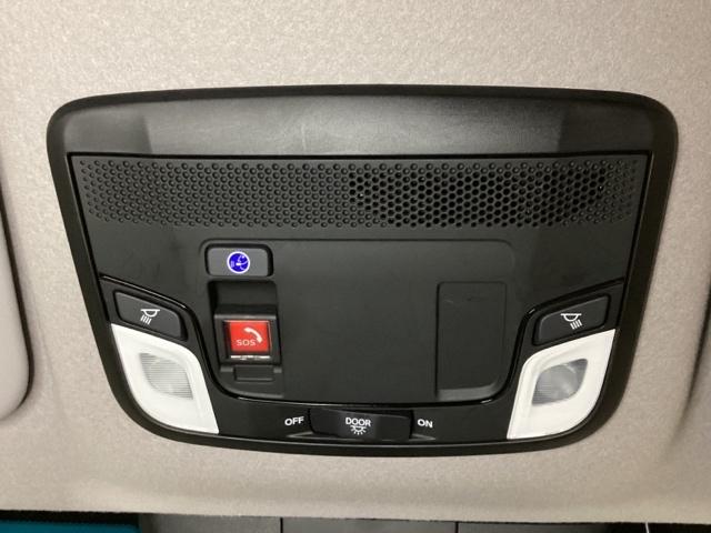 フィット ｅ：ＨＥＶホーム　ワンオーナー　ホンダセンシング　ドラレコ前後　２．０ＥＴＣ　ホンダコネクト対応メモリーナビ　フルセグ　Ｂｌｕｅｔｏｏｔｈ　ＵＳＢ　バックカメラ　障害物センー　オートライト機能付ＬＥＤヘッドライト（9枚目）