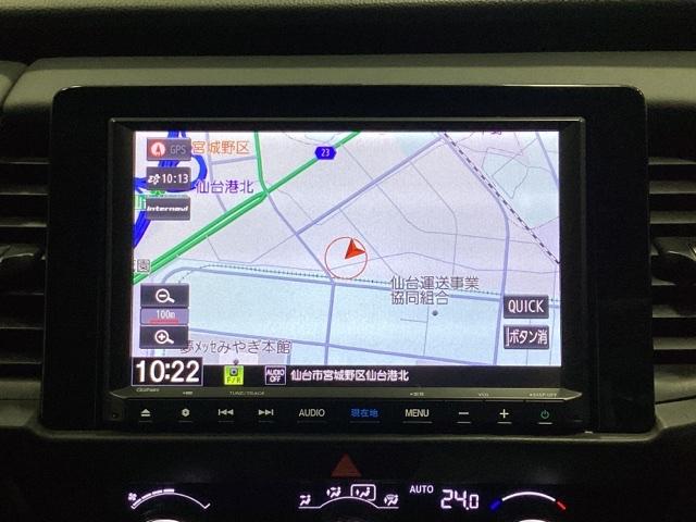 フィット ｅ：ＨＥＶホーム　ワンオーナー　ホンダセンシング　ドラレコ前後　２．０ＥＴＣ　ホンダコネクト対応メモリーナビ　フルセグ　Ｂｌｕｅｔｏｏｔｈ　ＵＳＢ　バックカメラ　障害物センー　オートライト機能付ＬＥＤヘッドライト（10枚目）