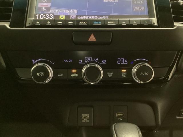 フィット ｅ：ＨＥＶホーム　ワンオーナー　ホンダセンシング　ドラレコ前後　２．０ＥＴＣ　ホンダコネクト対応メモリーナビ　フルセグ　Ｂｌｕｅｔｏｏｔｈ　ＵＳＢ　バックカメラ　障害物センー　オートライト機能付ＬＥＤヘッドライト（13枚目）