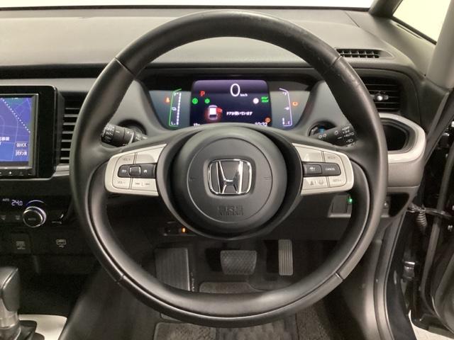 フィット ｅ：ＨＥＶホーム　ワンオーナー　ホンダセンシング　ドラレコ前後　２．０ＥＴＣ　ホンダコネクト対応メモリーナビ　フルセグ　Ｂｌｕｅｔｏｏｔｈ　ＵＳＢ　バックカメラ　障害物センー　オートライト機能付ＬＥＤヘッドライト（15枚目）