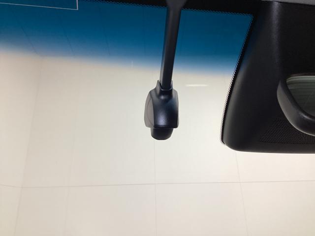 フィット ｅ：ＨＥＶホーム　ワンオーナー　ホンダセンシング　ドラレコ前後　２．０ＥＴＣ　ホンダコネクト対応メモリーナビ　フルセグ　Ｂｌｕｅｔｏｏｔｈ　ＵＳＢ　バックカメラ　障害物センー　オートライト機能付ＬＥＤヘッドライト（19枚目）