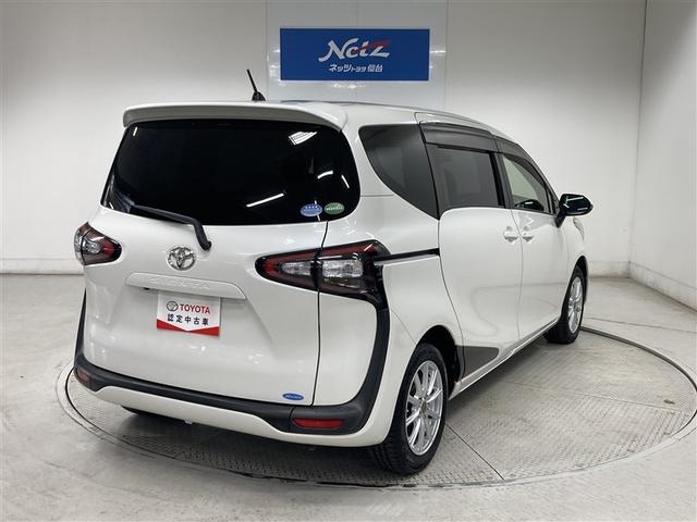 シエンタ Ｇ　フルセグ　メモリーナビ　ＤＶＤ再生　バックカメラ　衝突被害軽減システム　ＥＴＣ　両側電動スライド　ＬＥＤヘッドランプ　ウオークスルー　乗車定員７人　３列シート　ワンオーナー　アイドリングストップ（8枚目）