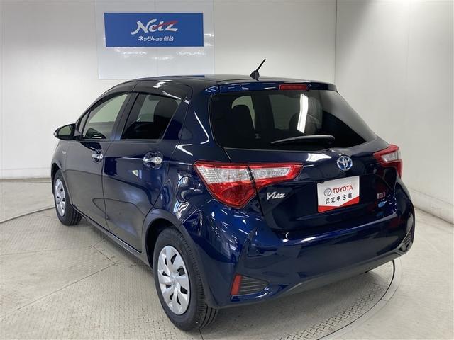 ヴィッツ ハイブリッドＦ　セーフティーエディションＩＩＩ　ワンセグ　メモリーナビ　バックカメラ　衝突被害軽減システム　ＥＴＣ　ＬＥＤヘッドランプ（5枚目）