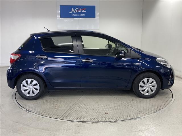 ヴィッツ ハイブリッドＦ　セーフティーエディションＩＩＩ　ワンセグ　メモリーナビ　バックカメラ　衝突被害軽減システム　ＥＴＣ　ＬＥＤヘッドランプ（8枚目）