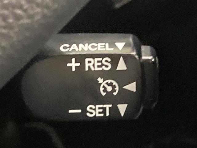 ヴォクシー ハイブリッドＺＳ　煌　フルセグ　メモリーナビ　ＤＶＤ再生　バックカメラ　衝突被害軽減システム　ＥＴＣ　両側電動スライド　ＬＥＤヘッドランプ　乗車定員７人　３列シート　ワンオーナー（26枚目）