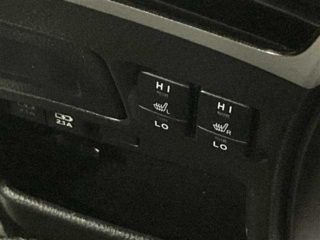 ヴォクシー ハイブリッドＺＳ　煌　フルセグ　メモリーナビ　ＤＶＤ再生　バックカメラ　衝突被害軽減システム　ＥＴＣ　両側電動スライド　ＬＥＤヘッドランプ　乗車定員７人　３列シート　ワンオーナー（28枚目）