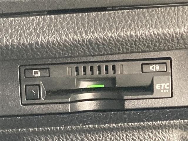 ヴォクシー ハイブリッドＺＳ　煌　フルセグ　メモリーナビ　ＤＶＤ再生　バックカメラ　衝突被害軽減システム　ＥＴＣ　両側電動スライド　ＬＥＤヘッドランプ　乗車定員７人　３列シート　ワンオーナー（31枚目）