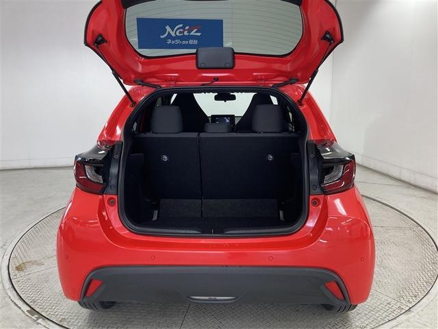 ヤリス Ｘ　ミュージックプレイヤー接続可　衝突被害軽減システム　ワンオーナー（12枚目）