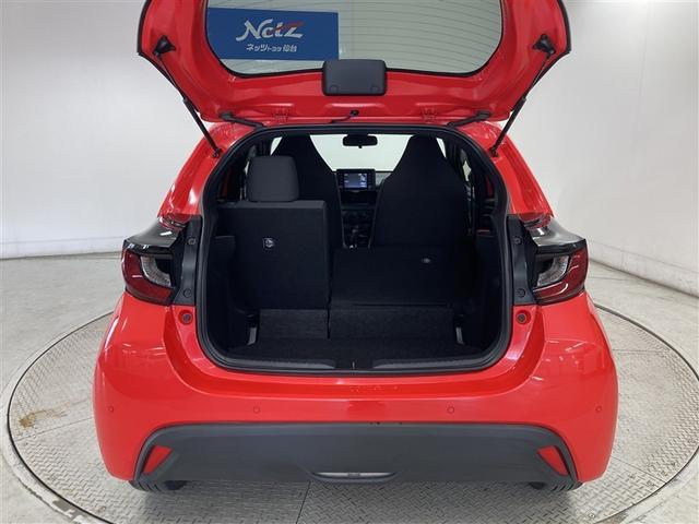 ヤリス Ｘ　ミュージックプレイヤー接続可　衝突被害軽減システム　ワンオーナー（13枚目）