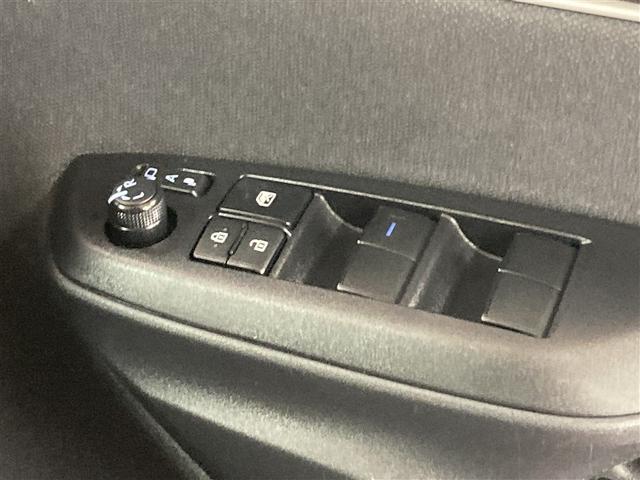 ヤリス Ｘ　ミュージックプレイヤー接続可　衝突被害軽減システム　ワンオーナー（29枚目）