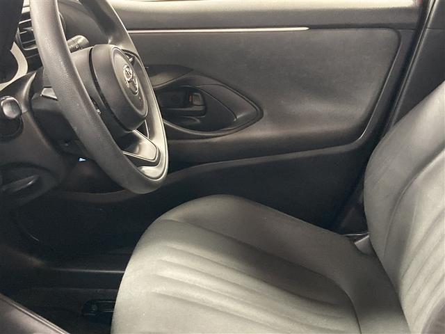 ヤリス Ｘ　ミュージックプレイヤー接続可　衝突被害軽減システム　ワンオーナー（35枚目）