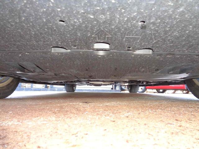 プリウス Ｓセーフティプラス　４ＷＤ　ドライブレコーダー　ＥＴＣ　クリアランスソナー　レーンアシスト　オートクルーズコントロール　パークアシスト　衝突被害軽減システム　バックカメラ　ナビ　アルミホイール　オートマチックハイビーム（30枚目）