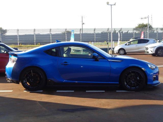 ＢＲＺ ｔＳ　オートライト　スマートキー　電動格納ミラー　シートヒーター　アルミホイール　パワーステアリング　パワーウィンドウ　運転席エアバッグ（3枚目）