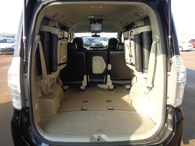 ノア Ｓ　Ｇエディション　ＥＴＣ　ナビ　ＴＶ　両側電動スライドドア　スマートキー　後席モニター　３列シート　ＣＶＴ　アルミホイール　エアコン　パワーステアリング　パワーウィンドウ（21枚目）