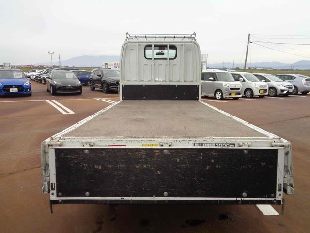 キャンター 全低床　ＤＸ　ＡＴ　後輪ダブル　ＥＴＣ　エアコン　パワーウィンドウ　運転席エアバッグ（8枚目）