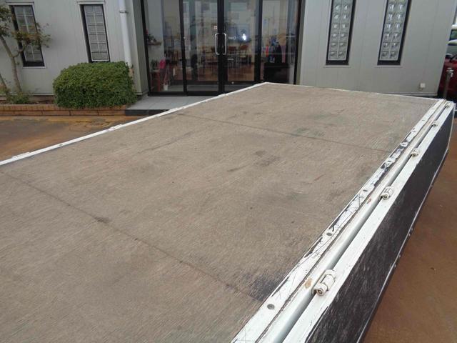 キャンター 全低床　ＤＸ　ＡＴ　後輪ダブル　ＥＴＣ　エアコン　パワーウィンドウ　運転席エアバッグ（9枚目）