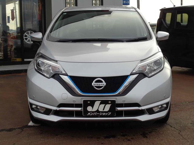 ノート ｅ－パワー　メダリスト　全周囲カメラ　ナビ　ＴＶ　クリアランスソナー　オートクルーズコントロール　レーンアシスト　衝突被害軽減システム　アルミホイール　オートライト　スマートキー　電動格納ミラー　ＣＶＴ　ＥＳＣ（12枚目）