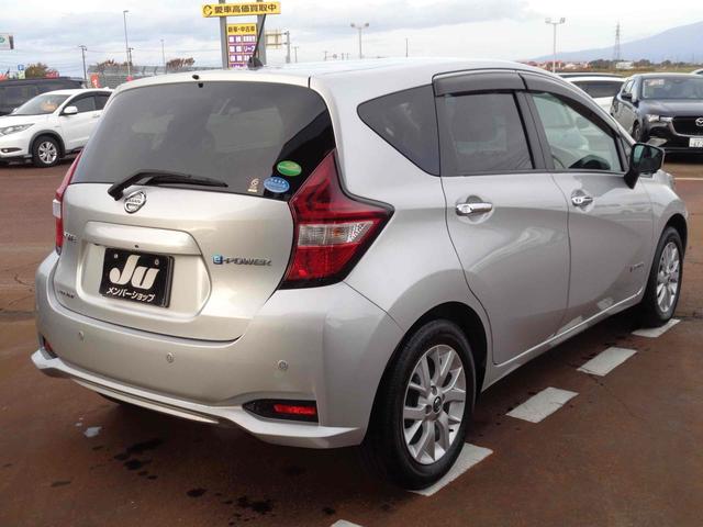 ノート ｅ－パワー　メダリスト　全周囲カメラ　ナビ　ＴＶ　クリアランスソナー　オートクルーズコントロール　レーンアシスト　衝突被害軽減システム　アルミホイール　オートライト　スマートキー　電動格納ミラー　ＣＶＴ　ＥＳＣ（15枚目）