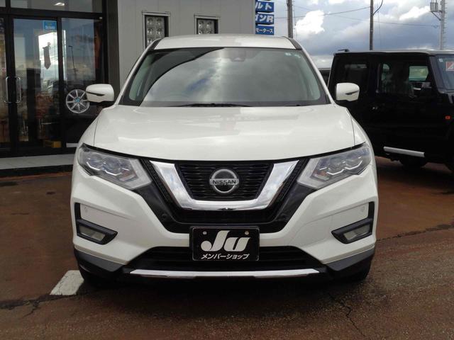 エクストレイル ２０Ｘｉ　全周囲カメラ　クリアランスソナー　オートクルーズコントロール　ナビ　ＴＶ　オートライト　電動リアゲート　アルミホイール　スマートキー　アイドリングストップ　電動格納ミラー　シートヒーター　ＣＶＴ（2枚目）