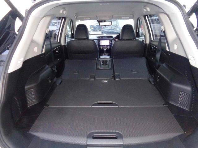 エクストレイル ２０Ｘｉ　全周囲カメラ　クリアランスソナー　オートクルーズコントロール　ナビ　ＴＶ　オートライト　電動リアゲート　アルミホイール　スマートキー　アイドリングストップ　電動格納ミラー　シートヒーター　ＣＶＴ（26枚目）