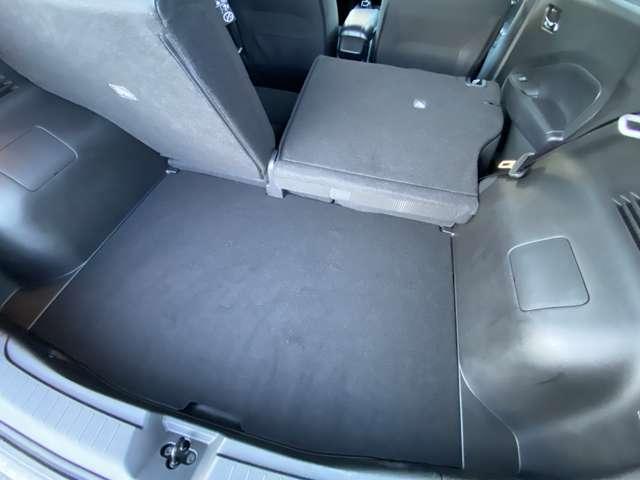 ノート １．２　Ｘ　試乗車　純正大画面ナビ　前後障害物感知（17枚目）