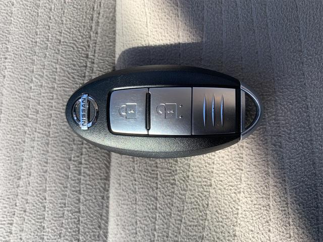 15X Mセレクション スマートキー 電動格納ミラー ベンチシート CVT アルミホイール CD 盗難防止システム 衝突安全ボディ ABS エアコン パワーステアリング パワーウィンドウ(35枚目)
