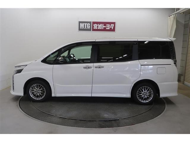 ヴォクシー ハイブリッドＺＳ　煌ＩＩＩ　衝突被害軽減システム　ナビ＆ＴＶ　フルエアロ　後席モニター　バックカメラ　ＥＴＣ　アルミホイール　両側電動スライド　乗車定員７人　ハイブリッド　オートクルーズコントロール　ＬＥＤヘッドランプ（9枚目）