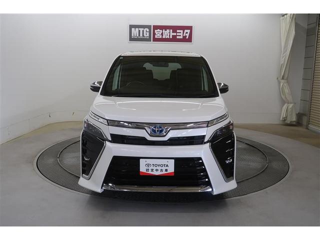 ヴォクシー ハイブリッドＺＳ　煌ＩＩＩ　衝突被害軽減システム　ナビ＆ＴＶ　フルエアロ　後席モニター　バックカメラ　ＥＴＣ　アルミホイール　両側電動スライド　乗車定員７人　ハイブリッド　オートクルーズコントロール　ＬＥＤヘッドランプ（12枚目）