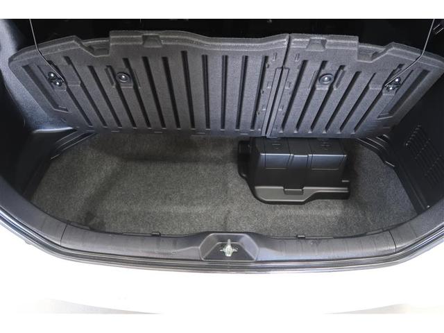 ヴォクシー ハイブリッドＺＳ　煌ＩＩＩ　衝突被害軽減システム　ナビ＆ＴＶ　フルエアロ　後席モニター　バックカメラ　ＥＴＣ　アルミホイール　両側電動スライド　乗車定員７人　ハイブリッド　オートクルーズコントロール　ＬＥＤヘッドランプ（31枚目）